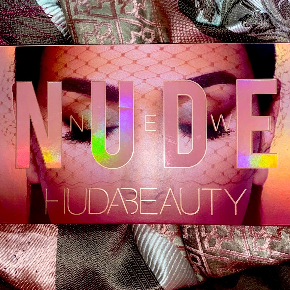 HUDA BEAUTY The New Nude Palette